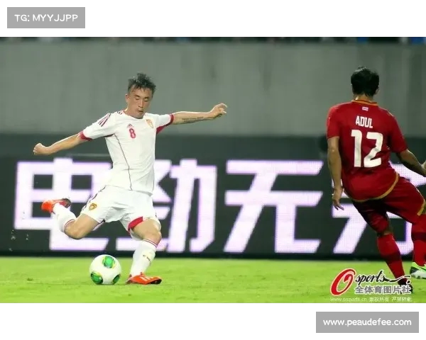 高空球优势在现代足球战术中的应用与实践解析 高空球优势在现代足球战术中的应用与实践解析